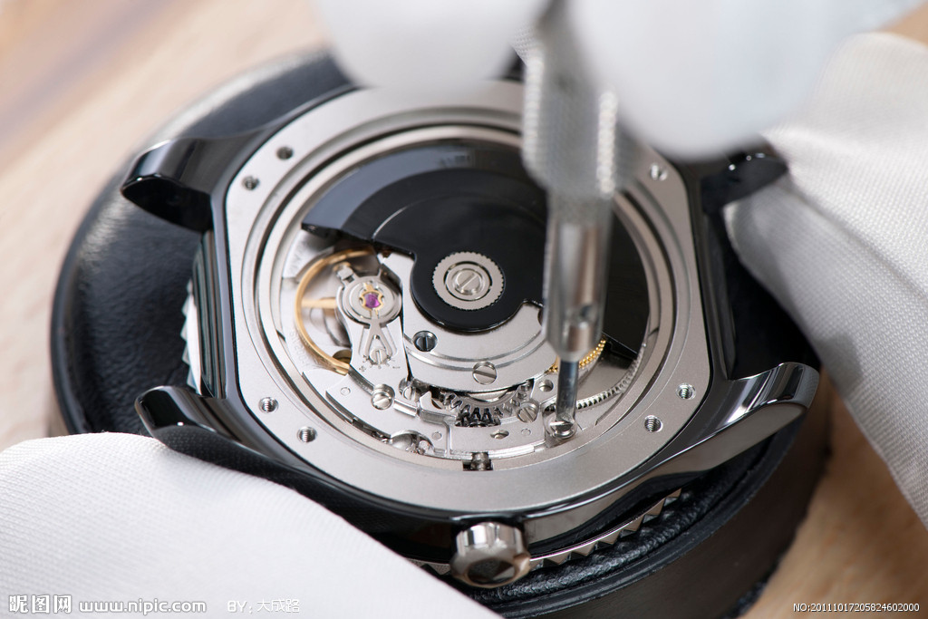 法穆兰全国维修点查询电话（法穆兰手表表针变色解决方法）