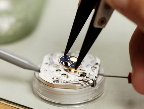 法穆兰手表坏了怎么修（法穆兰表面磕碰）