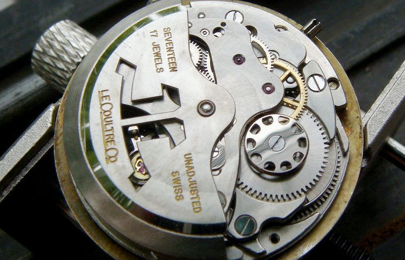 法穆兰手表多长时间保养一次（法穆兰修复磕碰）