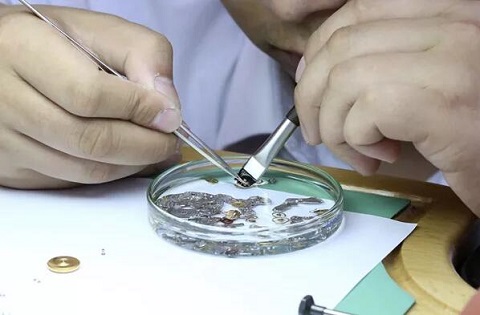 法穆兰手表售后服务中心地址（法穆兰机芯运转异常）